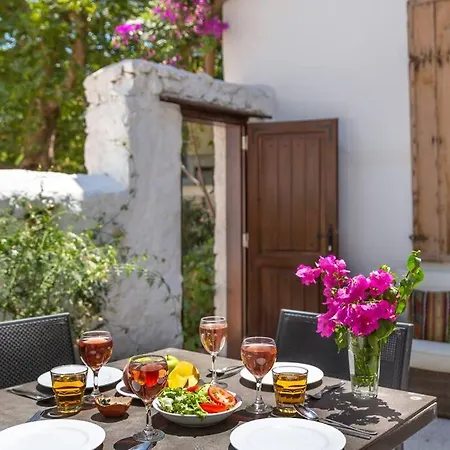 Korsan Minik-pretty Two Bedroom Townhouse In Old Town Villa *