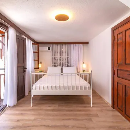 Korsan Minik-pretty Two Bedroom Townhouse In Old Town