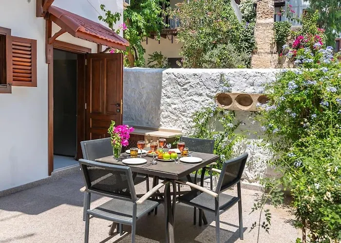Korsan Minik-pretty Two Bedroom Townhouse In Old Town