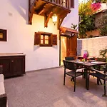 Korsan Minik-pretty Two Bedroom Townhouse In Old Town Villa *