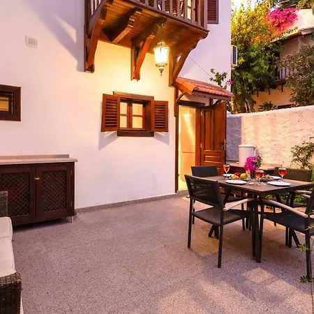 Korsan Minik-pretty Two Bedroom Townhouse In Old Town Villa *
