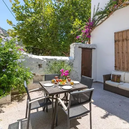 Korsan Minik-pretty Two Bedroom Townhouse In Old Town 卡尔坎