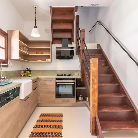 Korsan Minik-pretty Two Bedroom Townhouse In Old Town Villa