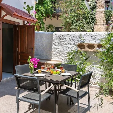 Korsan Minik-pretty Two Bedroom Townhouse In Old Town