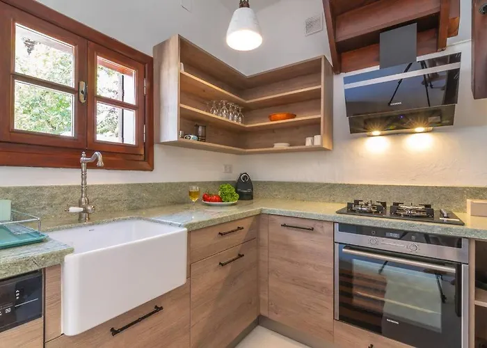Korsan Minik-pretty Two Bedroom Townhouse In Old Town