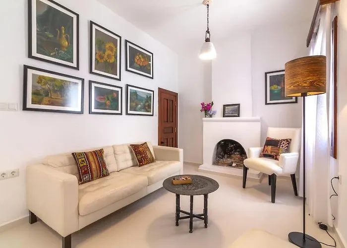 Korsan Minik-pretty Two Bedroom Townhouse In Old Town *