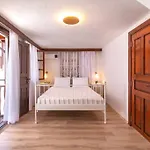 Korsan Minik-pretty Two Bedroom Townhouse In Old Town